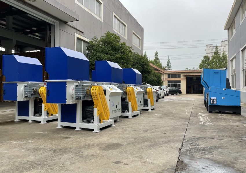 Plastic reycling machine